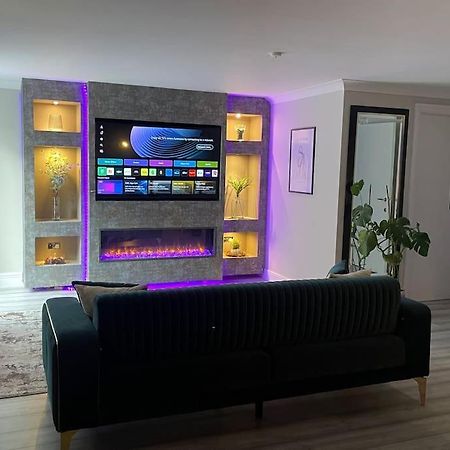 The Exclusive Jacuzzi Apartment Birmingham Exteriér fotografie