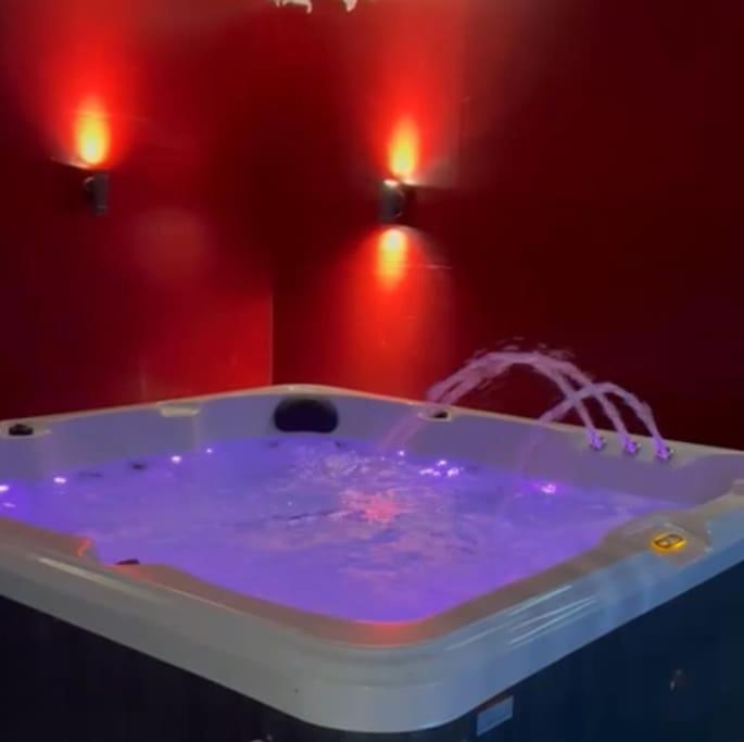 The Exclusive Jacuzzi Apartment Birmingham Exteriér fotografie