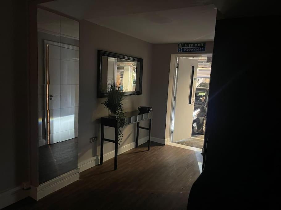 The Exclusive Jacuzzi Apartment Birmingham Exteriér fotografie