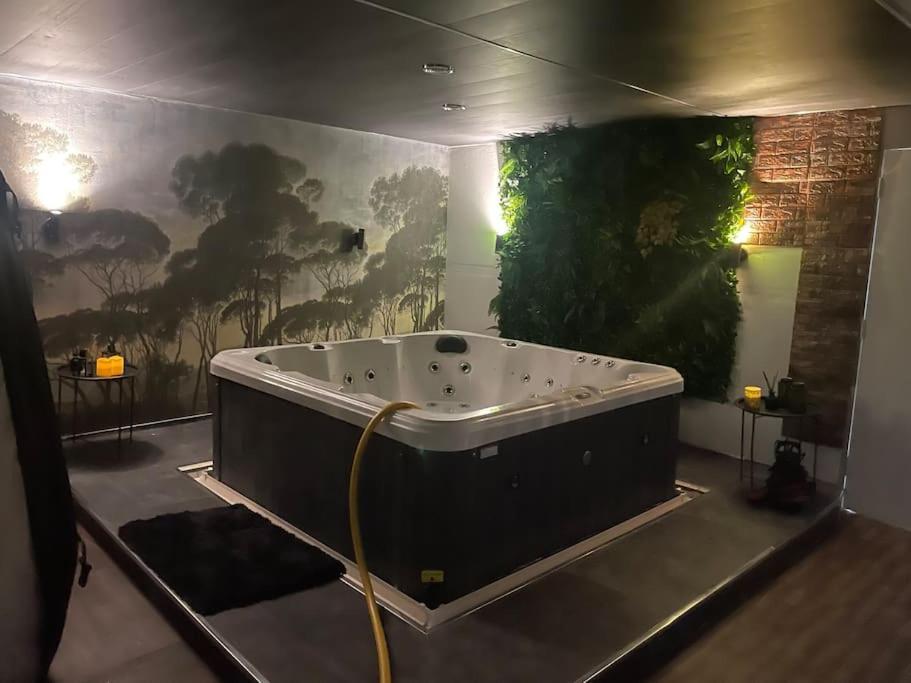 The Exclusive Jacuzzi Apartment Birmingham Exteriér fotografie